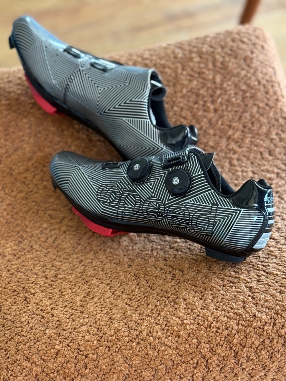 Men's Cycling Shoes with Peloton cleat (Silver and Black) | Size 11
